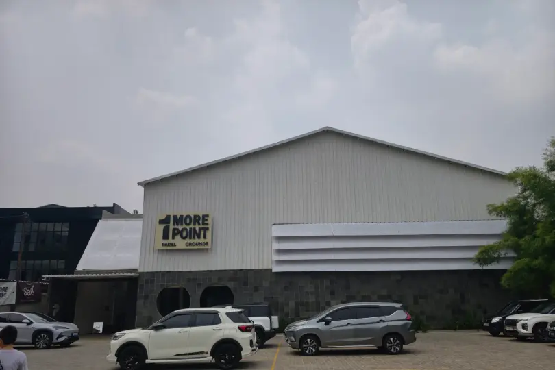 Car park in front of the 1More Point building